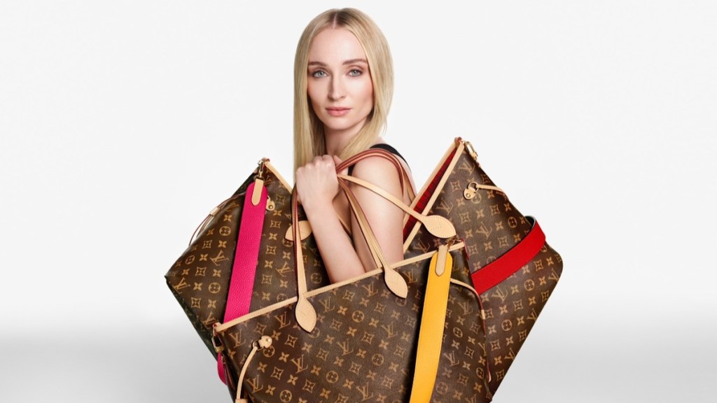 Louis Vuitton 'Neverfull Inside Out' Handbags 2024 : Sophie Turner by Julien Martinez Leclerc